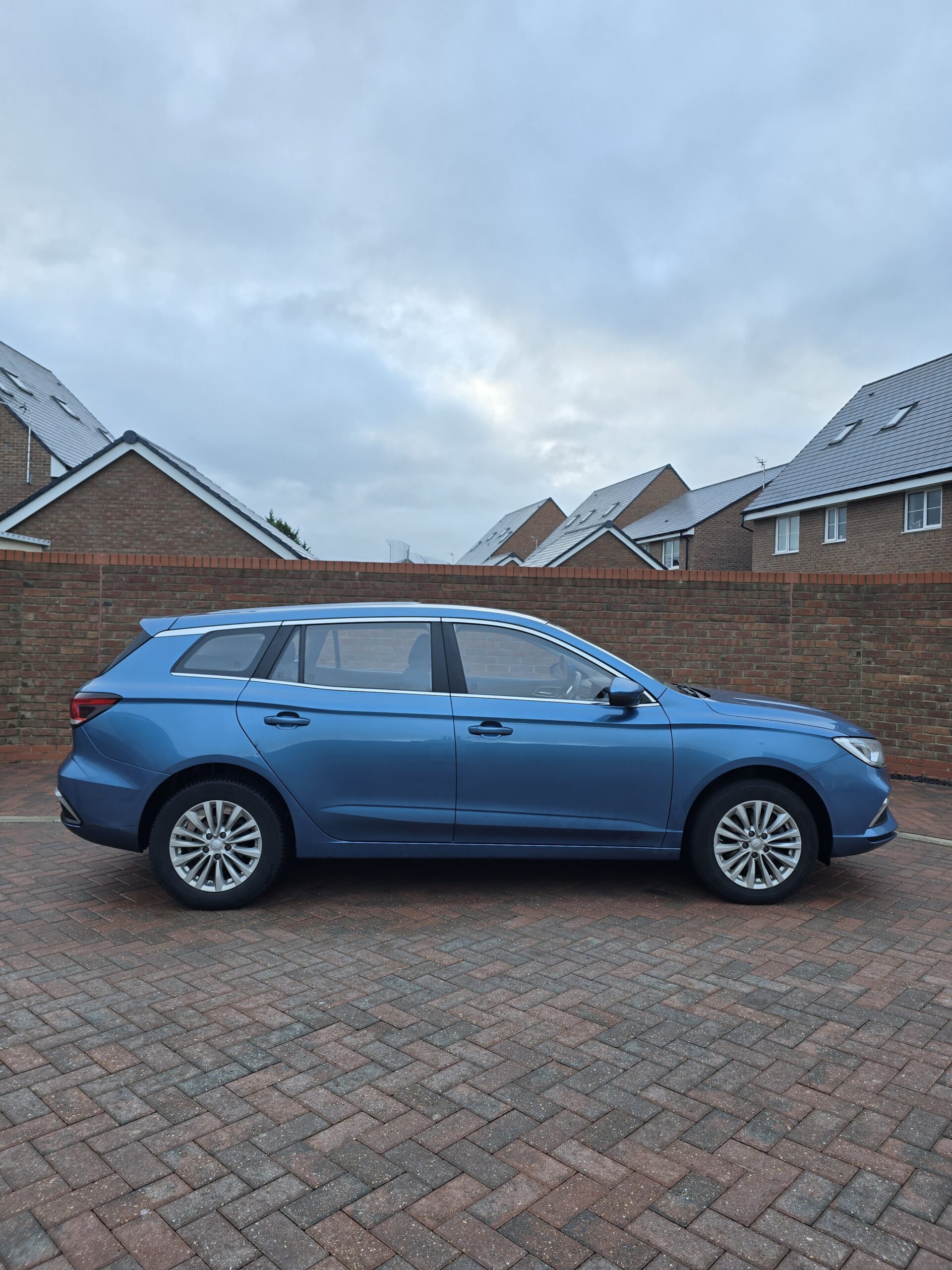 
								2021 (71) MG 5 EV 5DR full									