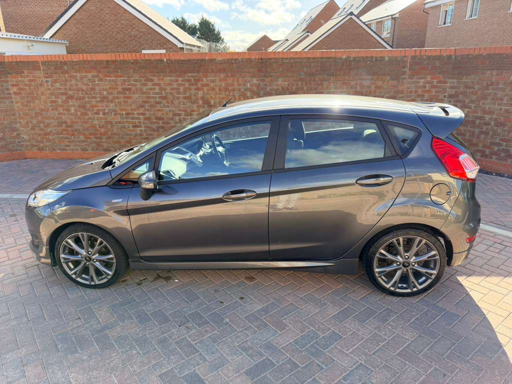 
								2016 (66) Ford Fiesta ST Line 5DR full									