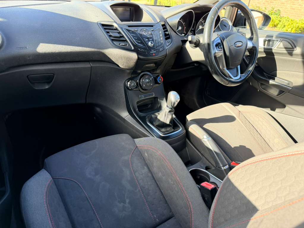 
								2016 (66) Ford Fiesta ST Line 5DR full									