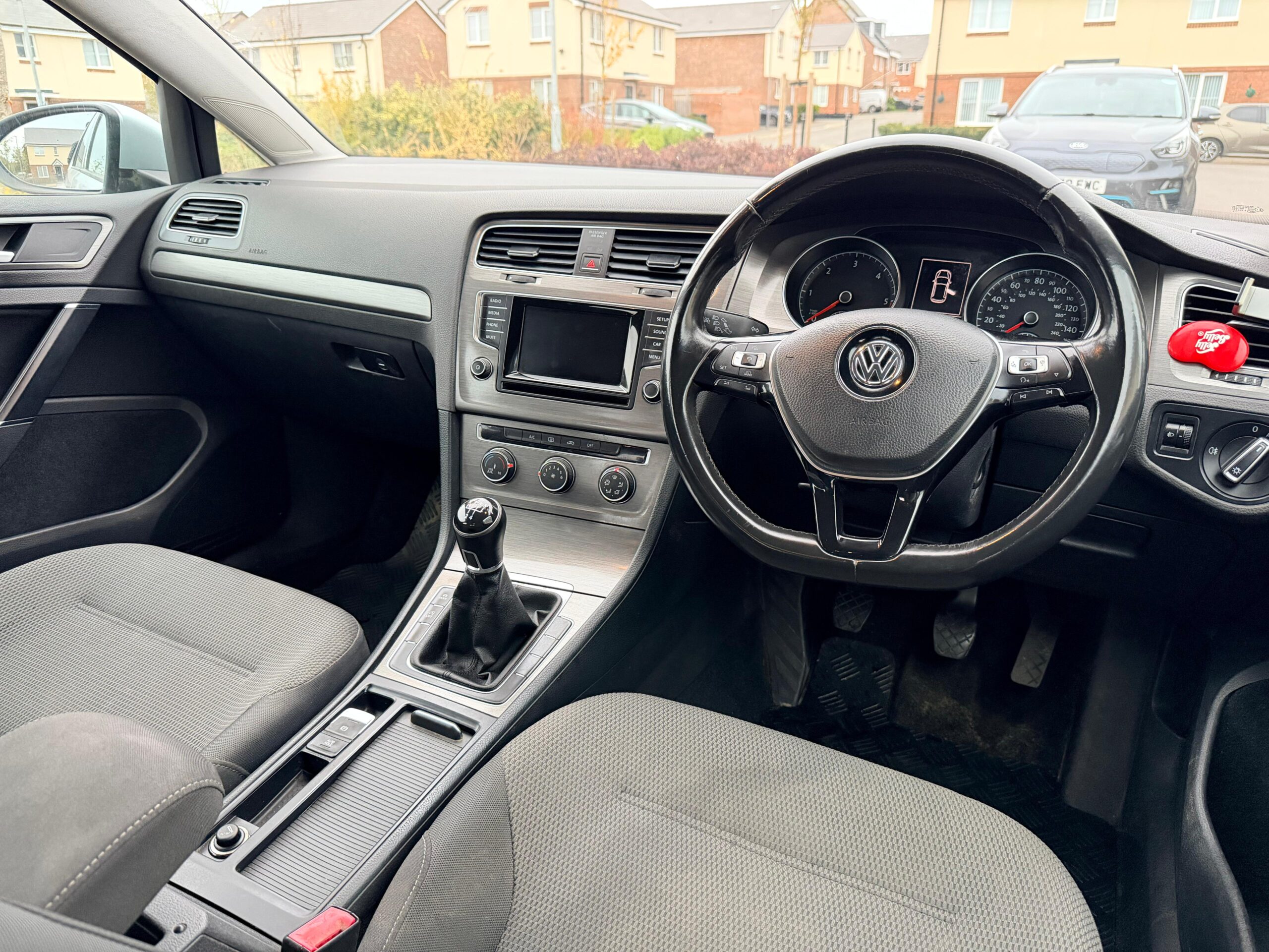 
								2016 (66) VW Polo 1.4 TDI Bluemotion Tech 5DR full									