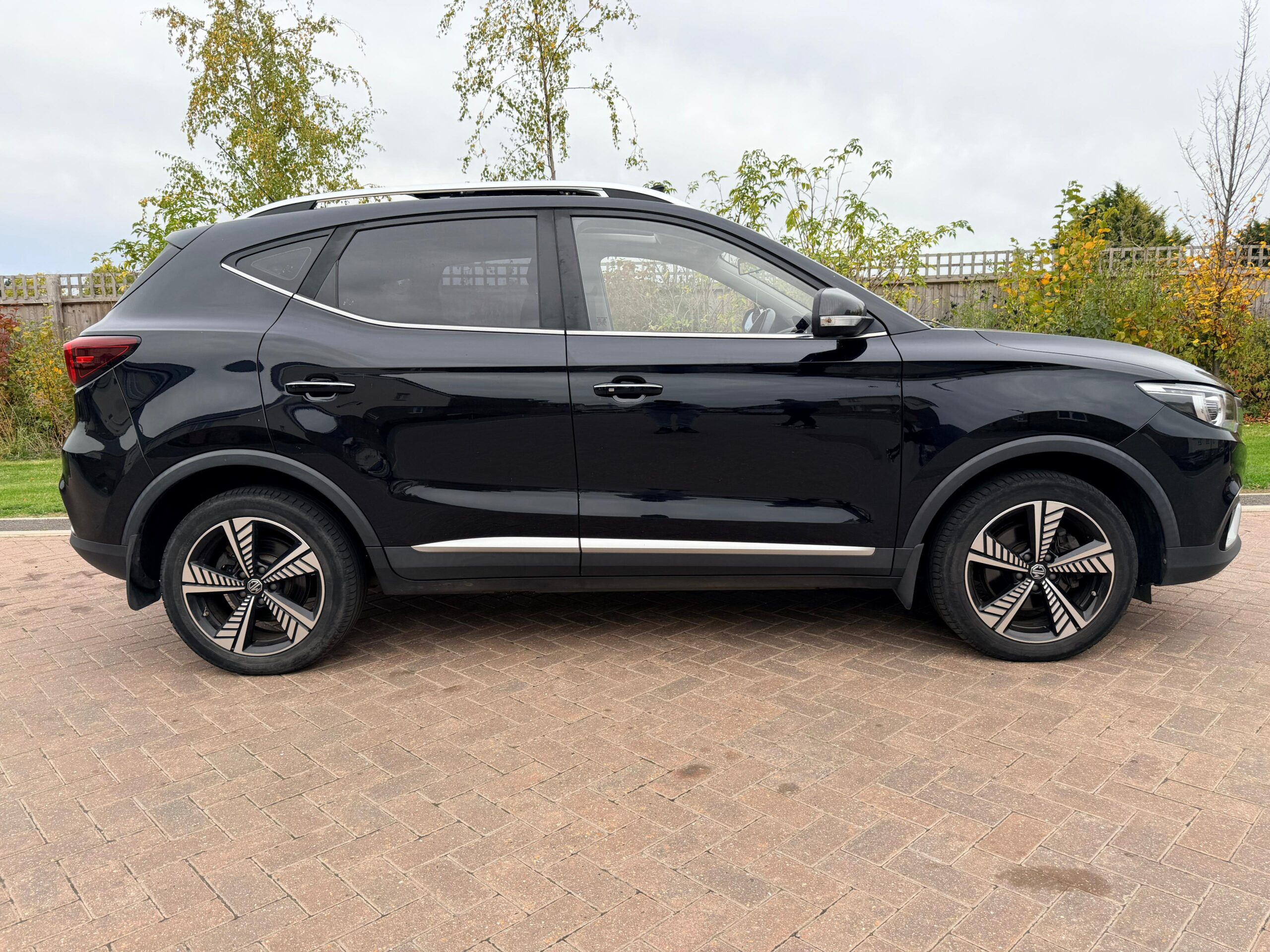 
								2019(19) MG ZS EV SUV 5DR full									