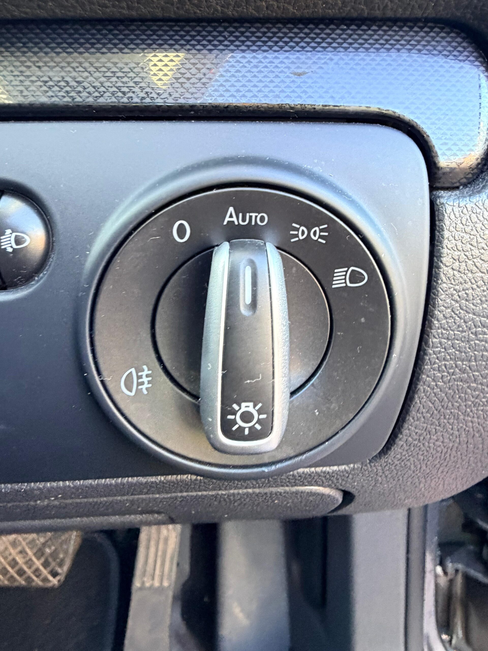 
								2012 (12) VW Golf 1.6 TDI Bluemotion DSG (SOLD) full									