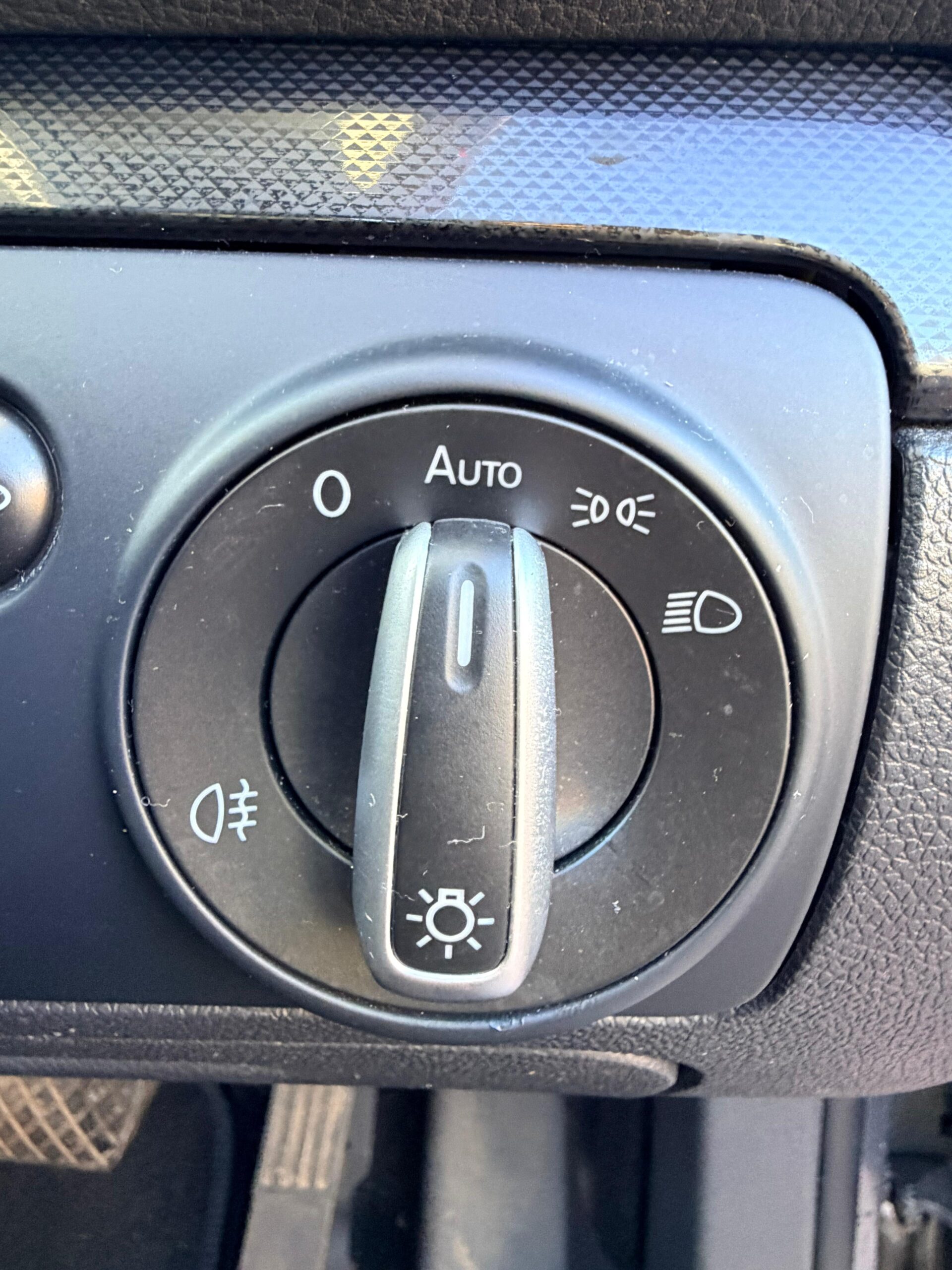 
								2012 (12) VW Golf 1.6 TDI Bluemotion DSG (SOLD) full									