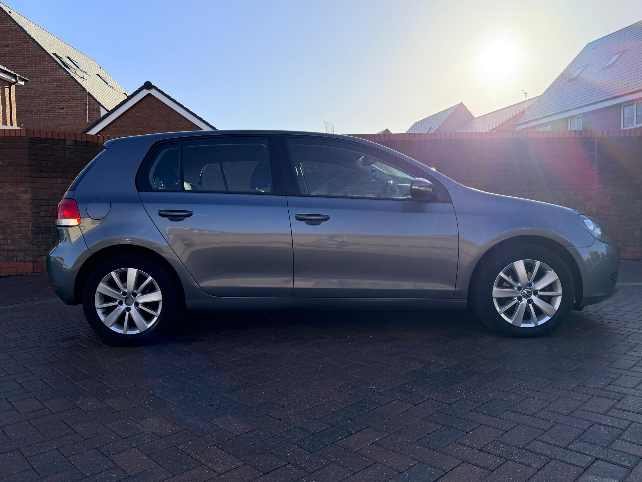 
								2012 (12) VW Golf 1.6 TDI Bluemotion DSG (SOLD) full									